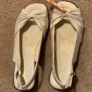 Sandals NWT Size 9.5